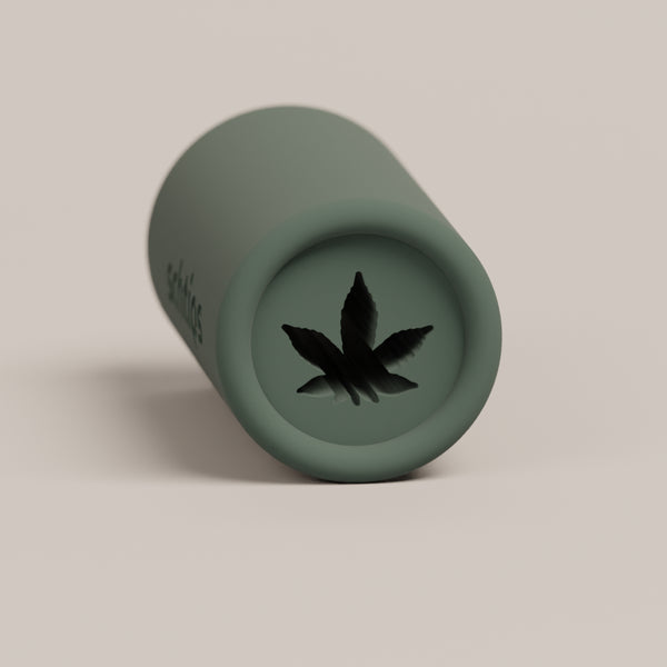 Reusable filter tip featuring the cannabis leaf design, crafted for smooth airflow and a comfortable rolling experience
